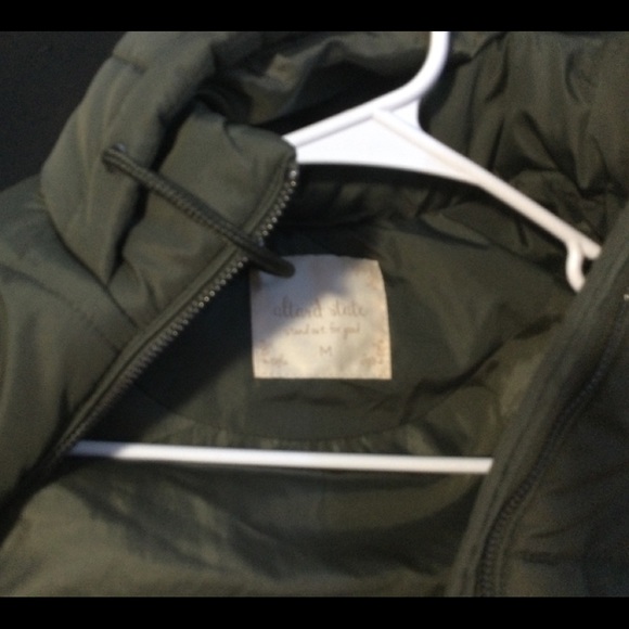 Altar’d State zip up vest with a hood - Picture 3 of 3